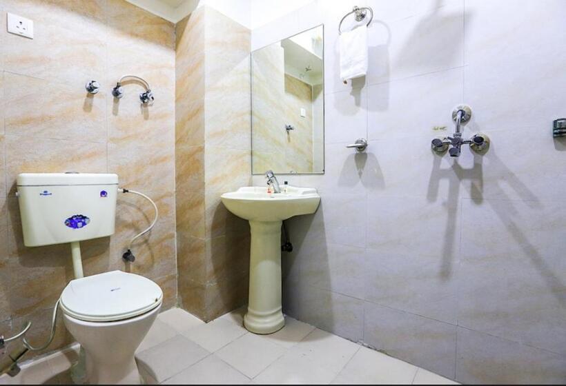 اتاق استاندارد سه نفره, Venus Hotel 5 Minute Walking Distance From Dargah