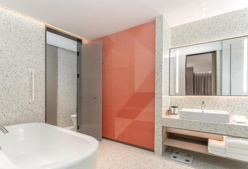 سوئیت با تخت بزرگ, Even Hotel Zhongshan City Center, An Ihg