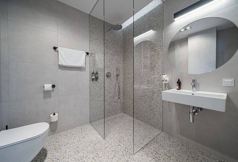 1 Bedroom Penthouse Apartment, Lipowy Dwór