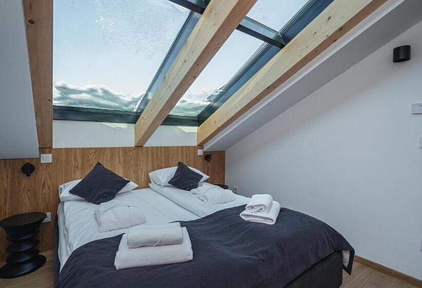 1 Bedroom Penthouse Apartment, Lipowy Dwór