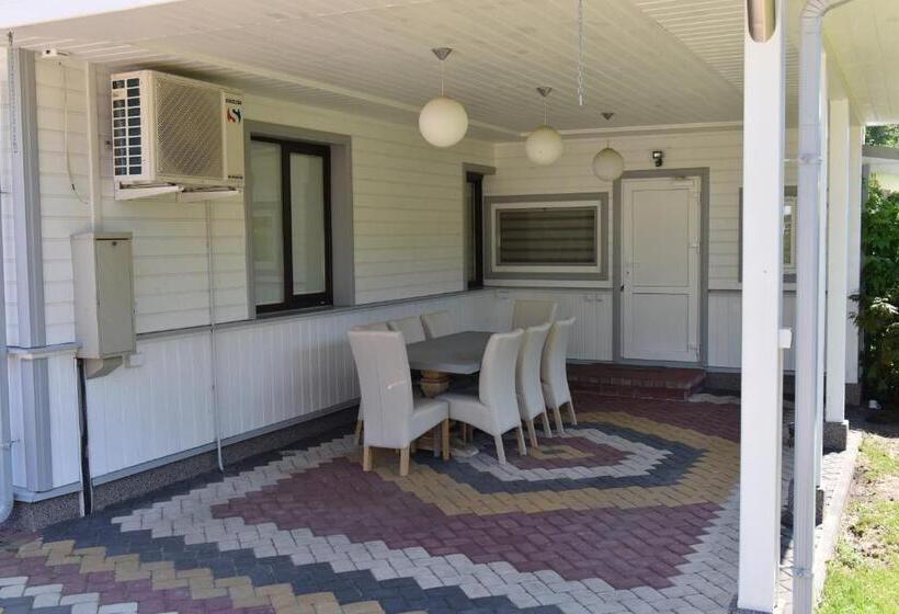 اتاق لوکس چهار تخته, Naiza   Jurmala Guesthouse