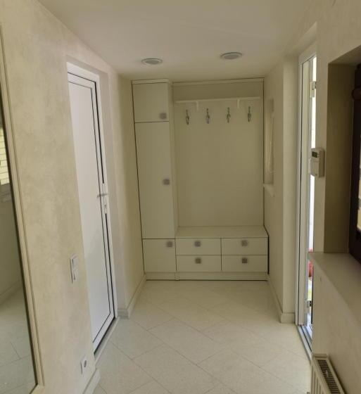 اتاق لوکس چهار تخته, Naiza   Jurmala Guesthouse