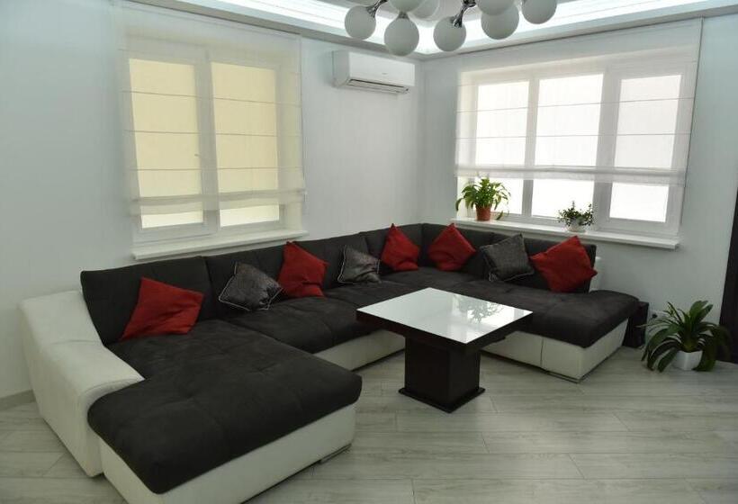 اتاق لوکس چهار تخته, Naiza   Jurmala Guesthouse