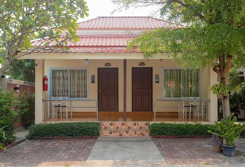 استودیوی لوکس, Pennaung Resort