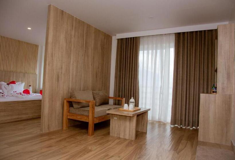اتاق استاندارد با تخت بزرگ, Stay Inn Hotel And Apartment Pokhara