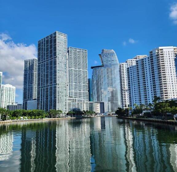 استودیو استاندارد با بالکن, Icon Brickell W Residences