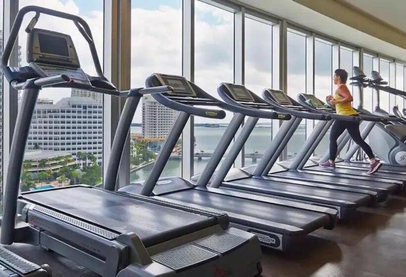 استودیو استاندارد با بالکن, Icon Brickell W Residences