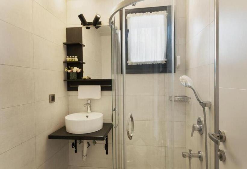 اتاق استاندارد سه تخته با چشم‌انداز باغ, Villa Lui Hotel Alaçatı