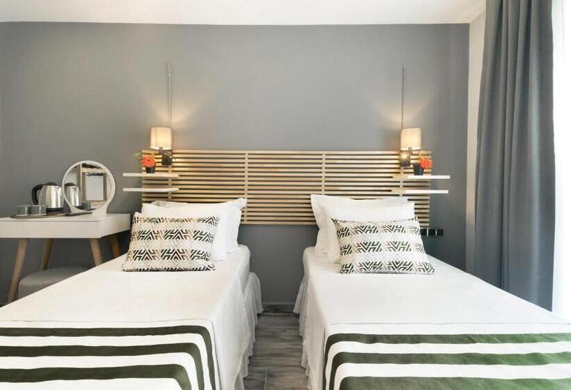 اتاق استاندارد سه تخته با چشم‌انداز باغ, Villa Lui Hotel Alaçatı