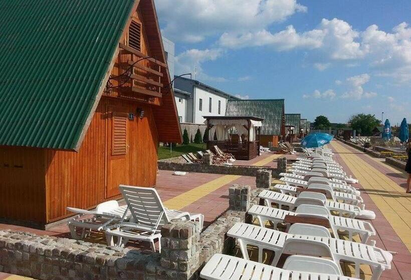 اتاق استاندارد چهار تخته, B&b Queen