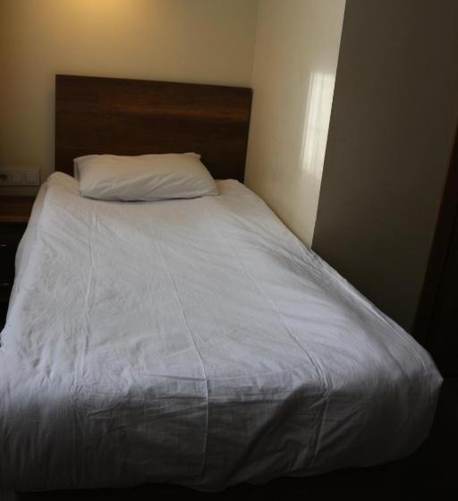 اتاق استاندارد یک نفره, Center Room Otel