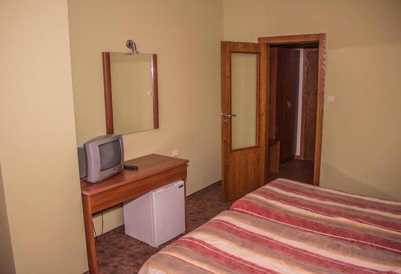 اتاق راحتی سه تخته, Family Hotel Ivel   семеен хотел ивел