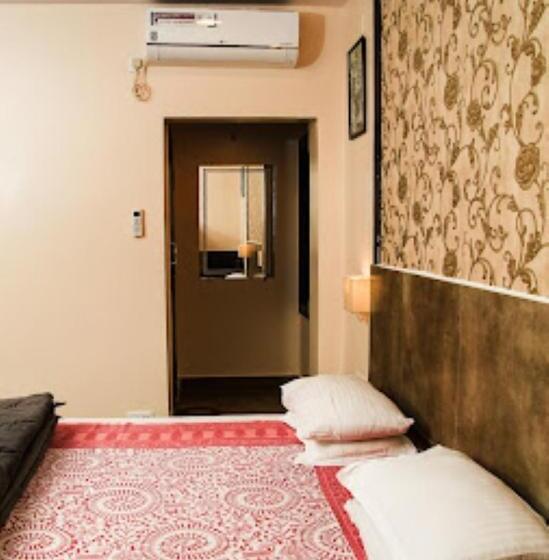 اتاق لوکس, Ashoka Cuttack
