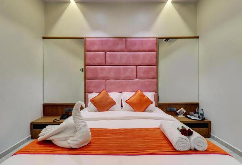 اتاق لوکس, Radhe Residency