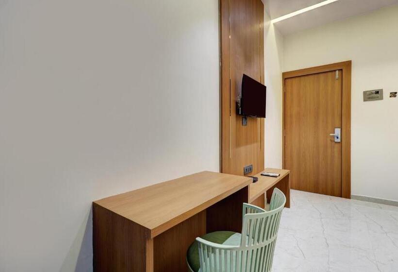 اتاق لوکس, Radhe Residency