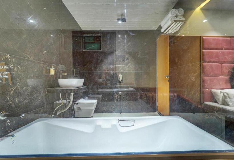 سوییت, Radhe Residency