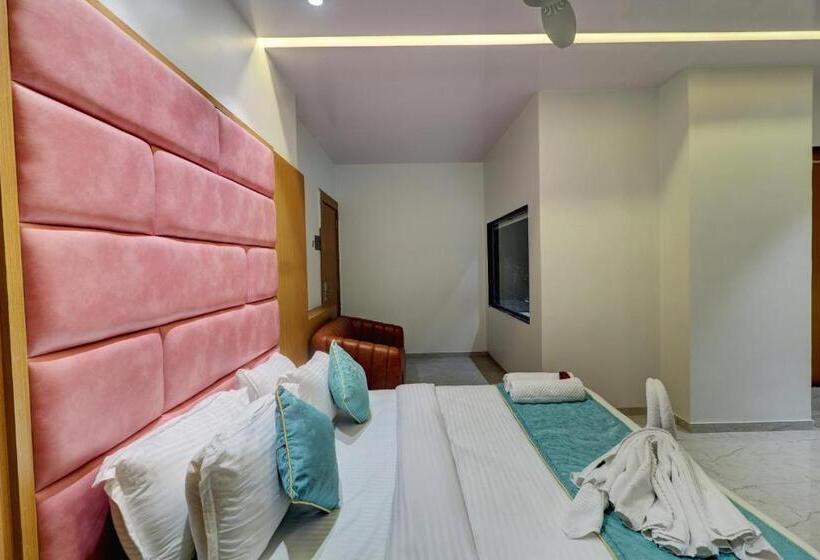 سوییت, Radhe Residency