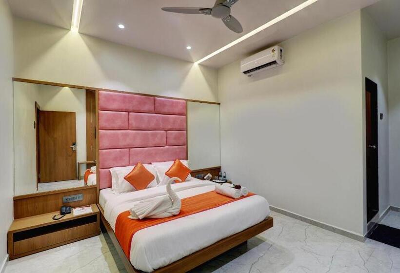 اتاق لوکس, Radhe Residency