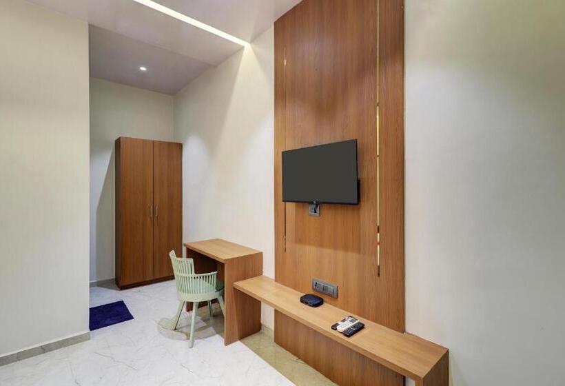اتاق لوکس, Radhe Residency