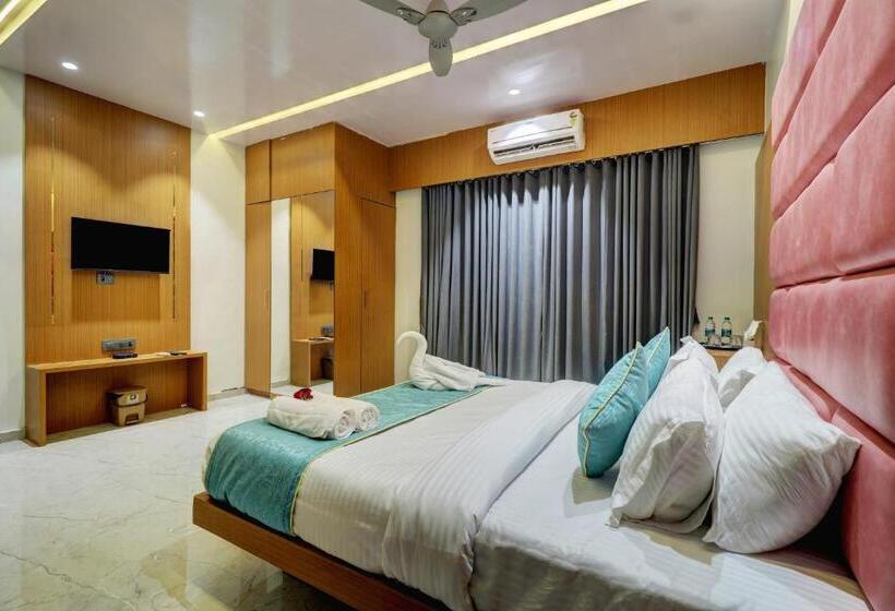 سوییت, Radhe Residency