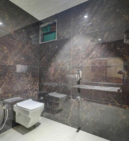 سوییت, Radhe Residency
