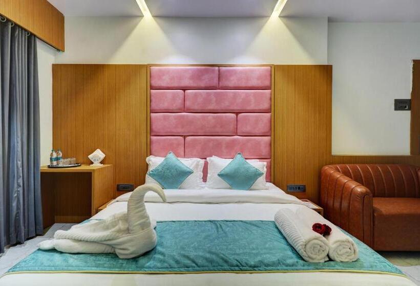 سوییت, Radhe Residency