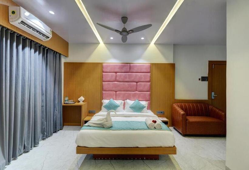 سوییت, Radhe Residency