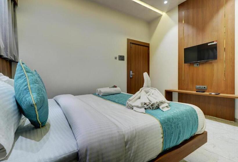 سوییت, Radhe Residency