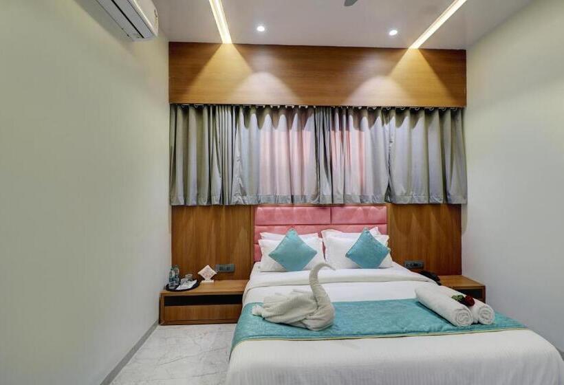 سوییت, Radhe Residency