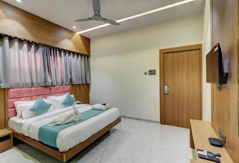 سوییت, Radhe Residency