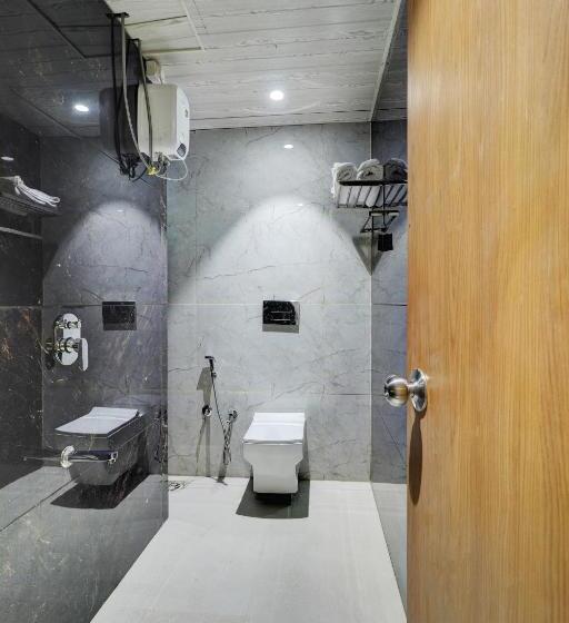 سوییت, Radhe Residency
