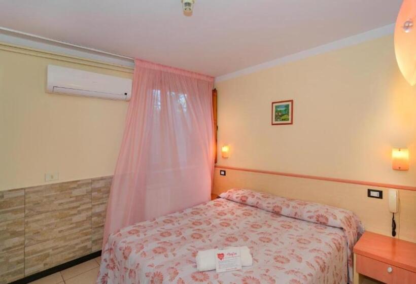 اتاق اکونومی, Storyville Simple Stay