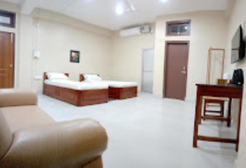 اتاق لوکس, Urban Residency, Dimapur