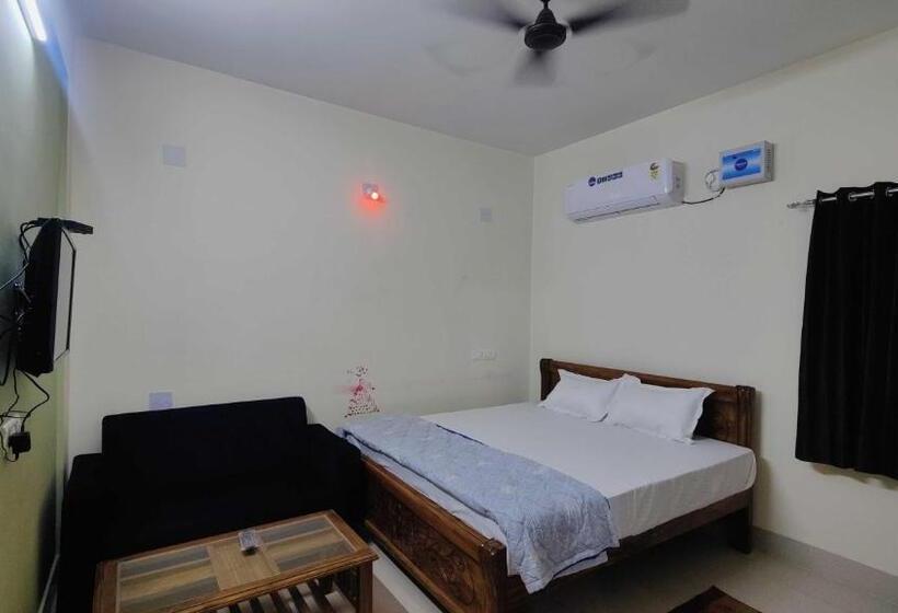 اتاق کلاسیک سه تخته, Oyo Flagship Hotel Krishna