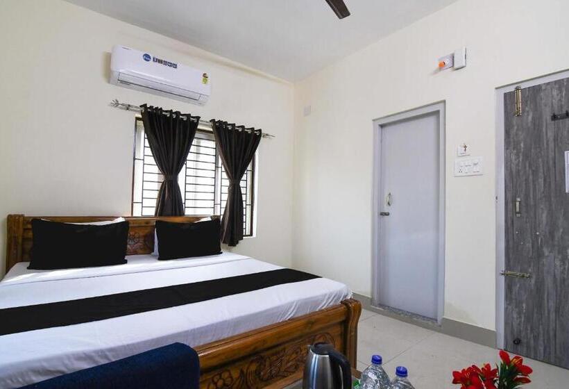 اتاق کلاسیک سه تخته, Oyo Flagship Hotel Krishna