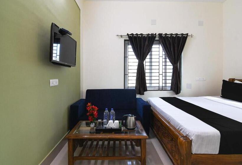 اتاق کلاسیک سه تخته, Oyo Flagship Hotel Krishna