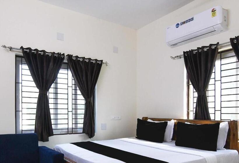 اتاق کلاسیک سه تخته, Oyo Flagship Hotel Krishna