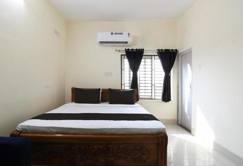 اتاق کلاسیک سه تخته, Oyo Flagship Hotel Krishna