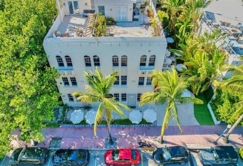 آپارتمان 1 خوابه با چشم‌انداز استخر, Park Place South Of Fifth