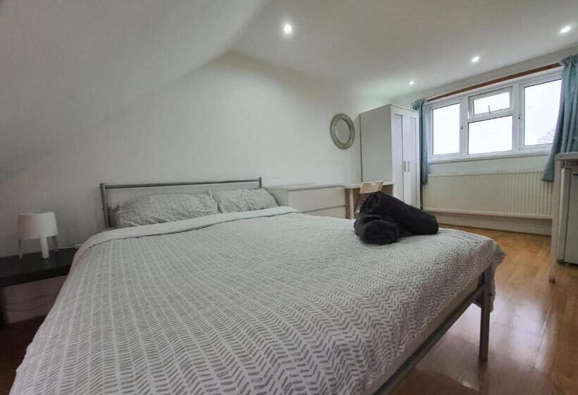 اتاق استاندارد, Eastwood Rooms