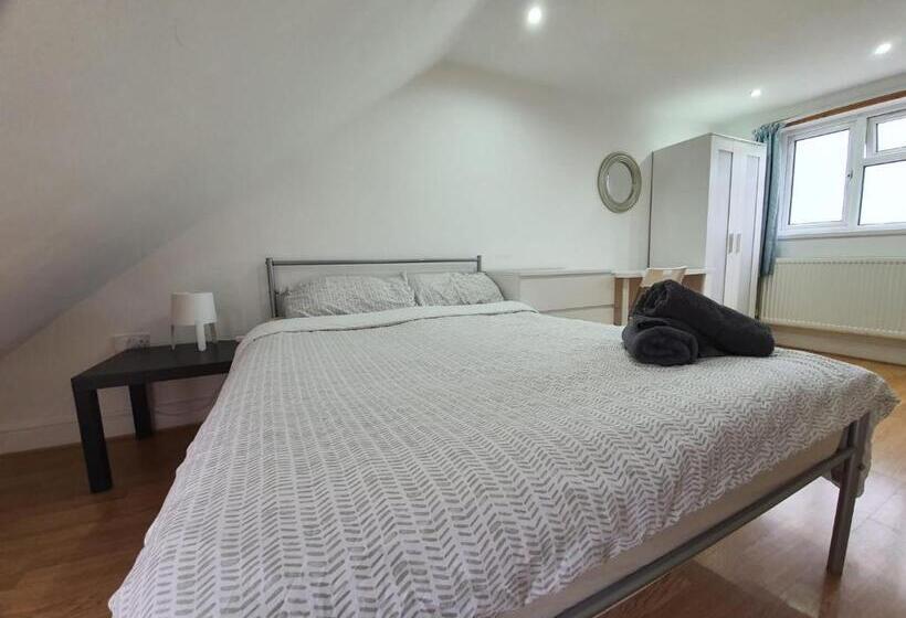 اتاق استاندارد, Eastwood Rooms