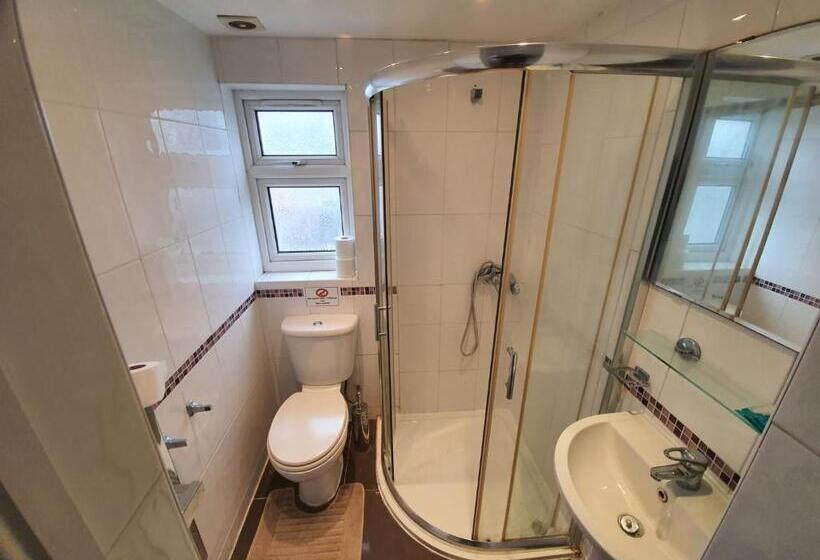 اتاق استاندارد, Eastwood Rooms