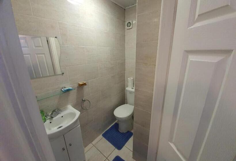 اتاق استاندارد, Eastwood Rooms