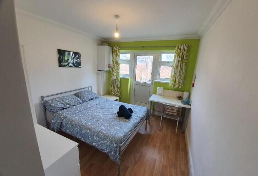 اتاق استاندارد, Eastwood Rooms