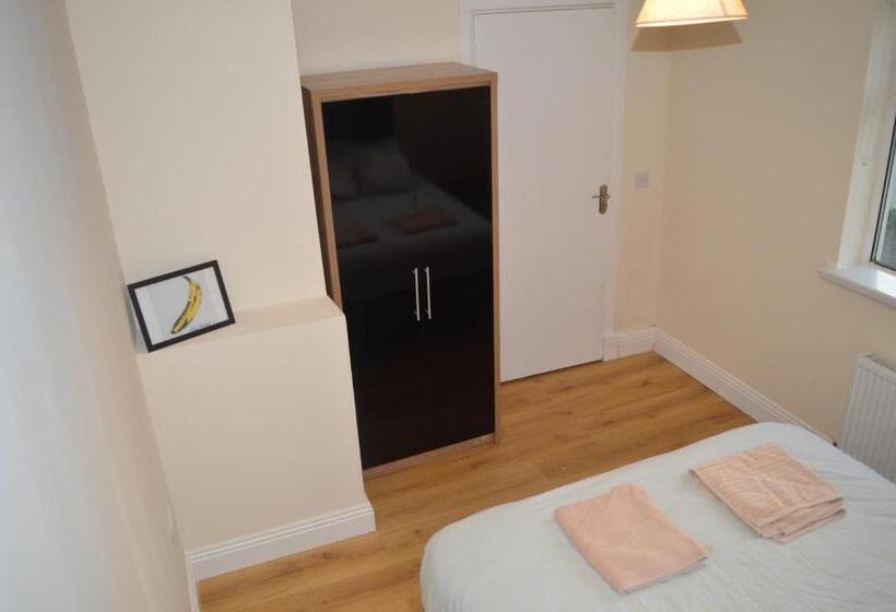 اتاق استاندارد, The Comfy Cottage