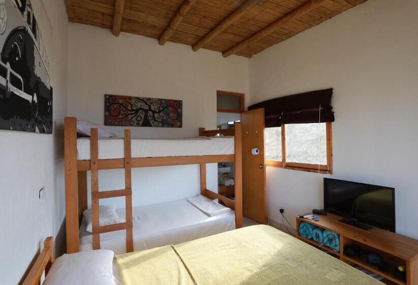 اتاق استاندارد چهارنفره با بالکن, Lobitos Eco Lodge