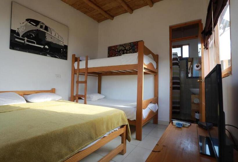 اتاق استاندارد چهارنفره با بالکن, Lobitos Eco Lodge