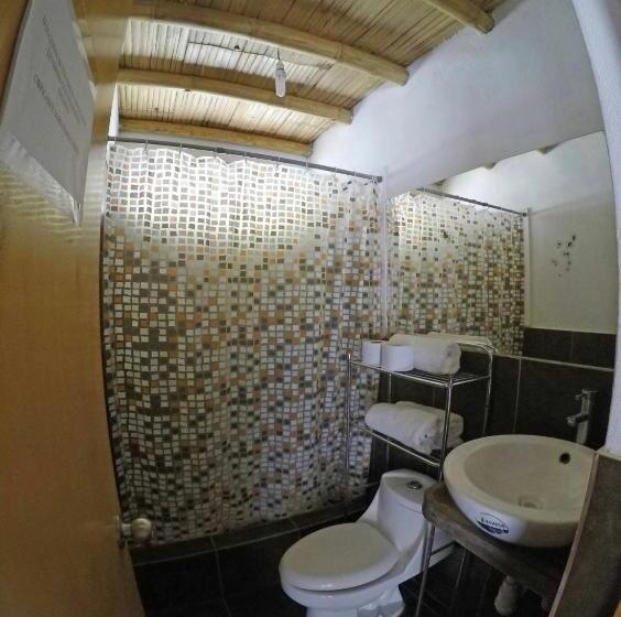 اتاق استاندارد سه نفره, Lobitos Eco Lodge