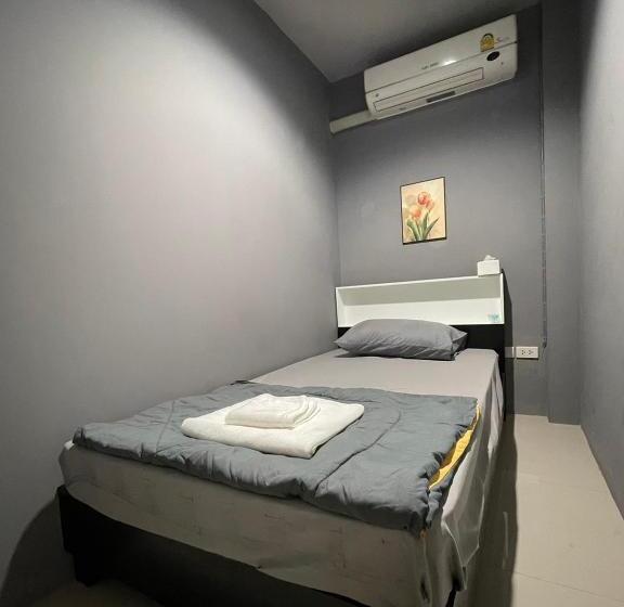 اتاق استاندارد یک نفره, Baan Pheun Hostel บ้านเพื่อน โฮสเทล