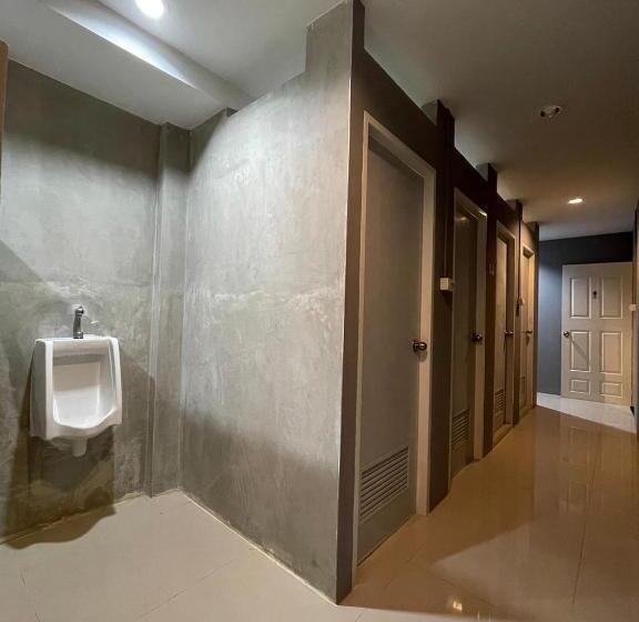 اتاق استاندارد یک نفره, Baan Pheun Hostel บ้านเพื่อน โฮสเทล